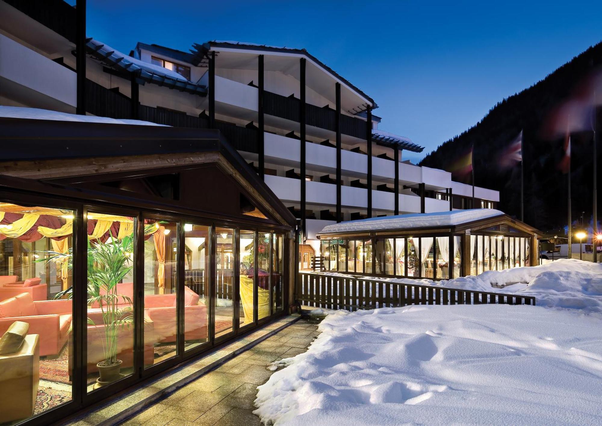 Th La Thuile - Planibel Hotel Екстериор снимка